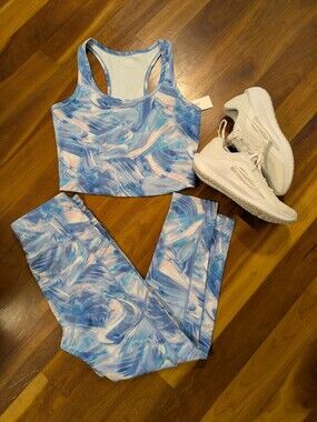 NWT Calvin Klein Performance Crop Top And Leggings Set